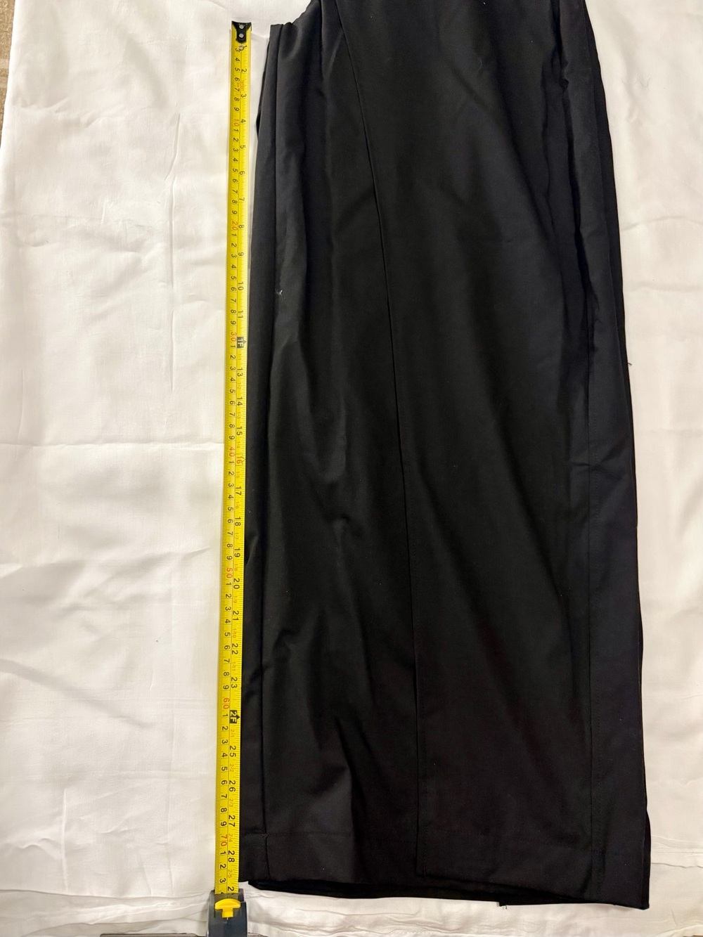 Elegant Wide-Leg Black Trousers — Modern High-Rise - Picture 6 of 8